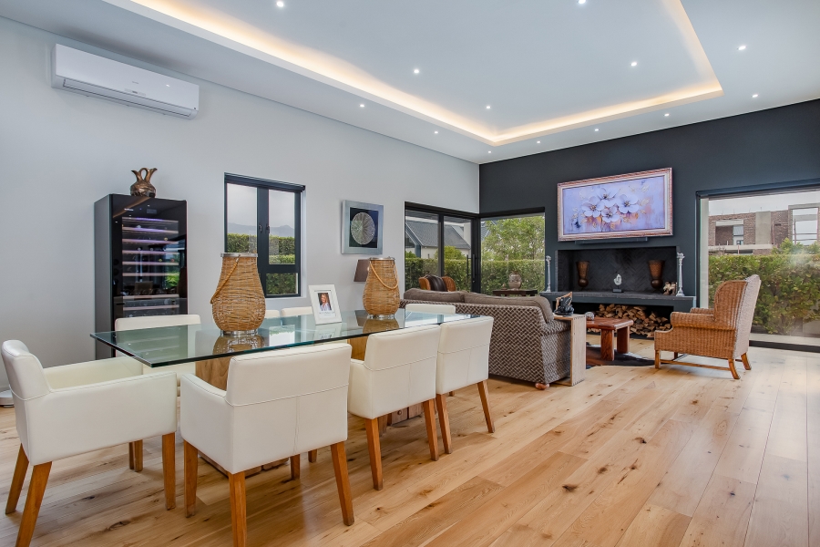 4 Bedroom Property for Sale in Val De Vie Estate Western Cape